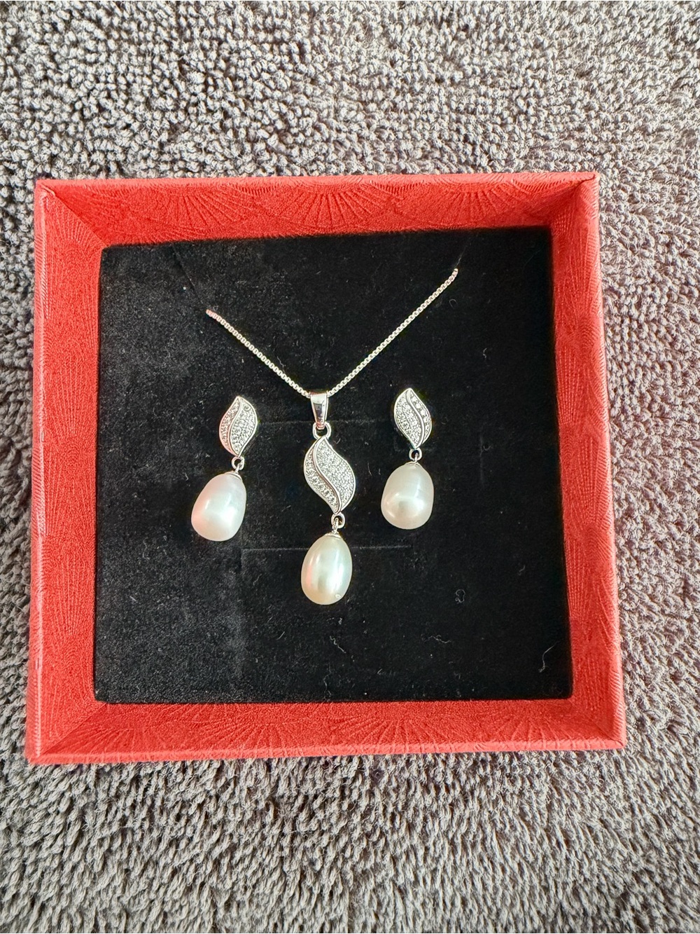 Macy's White Pearl Drop Necklace and Earrings Jewelry Set